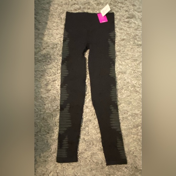 SPANX Black and Gray Leggings - Picture 5 of 5